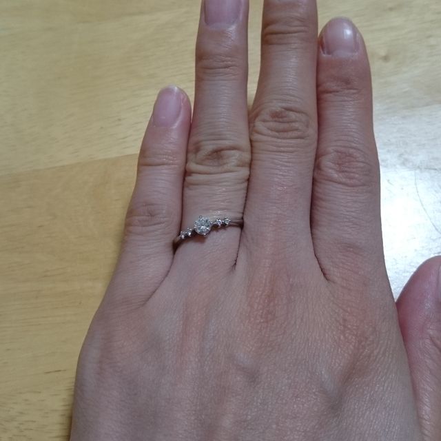 【アイプリモ(I-PRIMO)の口コミ】 指輪は彼がサプライズでこっそりと購入していたので決め手について聞いて…