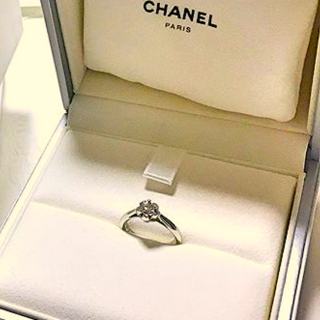 【シャネル(CHANEL)の口コミ】 婚約指輪は結婚指輪の後に購入しました。なぜ婚約指輪が後になったかとい…