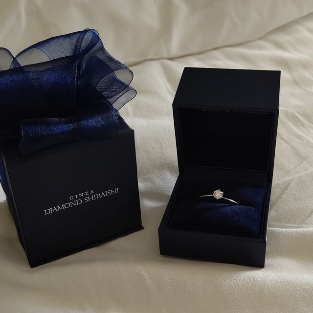 【銀座ダイヤモンドシライシの口コミ】 サイズが調整可能なリングなので、相手のサイズが分からなくても購入出来…