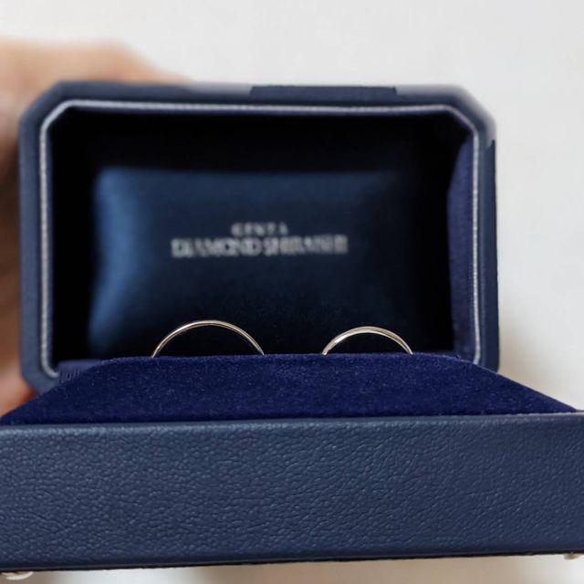 【銀座ダイヤモンドシライシの口コミ】 選んだ理由としては、メンテナンス、着け心地、価格です。結婚指輪は長く…