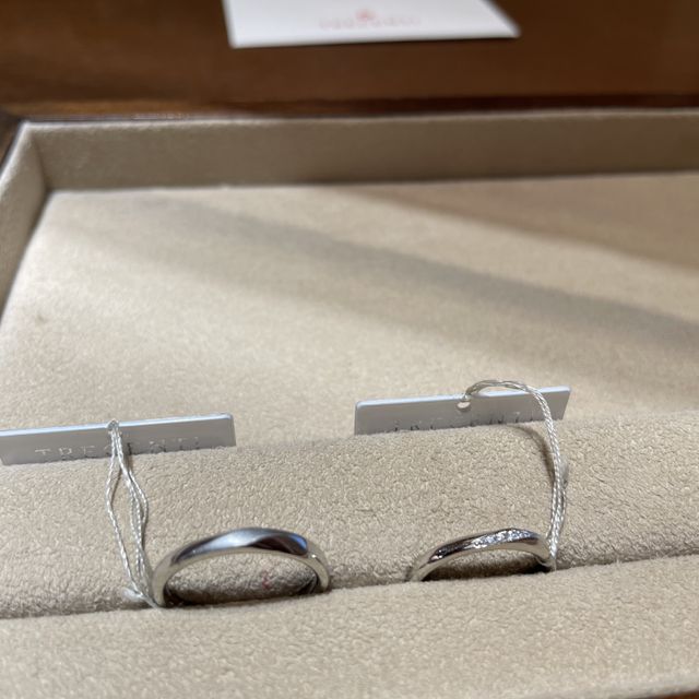 【TRECENTI(トレセンテ)の口コミ】 [指輪のデザイン・テイスト・素材について］
シンプルで可愛らしい指輪を…