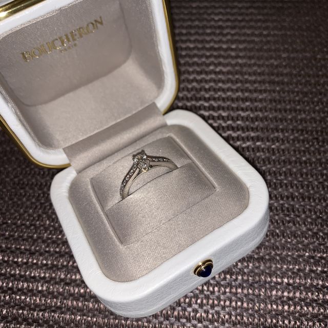 【ブシュロン(BOUCHERON)の口コミ】 結婚前、ふらっと立ち寄ったはじめてのお店がこちらでした。まだ結婚前だ…