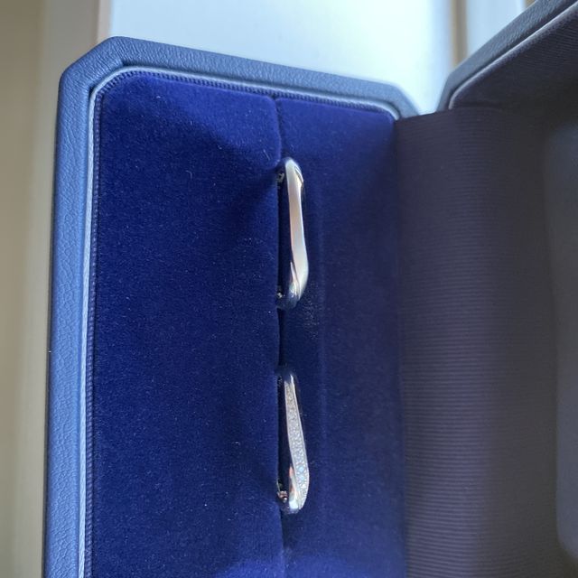 【銀座ダイヤモンドシライシの口コミ】 ウェーブの様々な種類を比較しました。最終的にはデザインでお互いが納得…