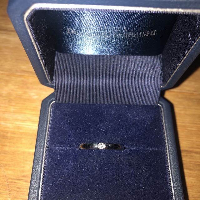 【銀座ダイヤモンドシライシの口コミ】 仕事中でもつけられるシンプルなデザインが気に入りました。シンプルです…