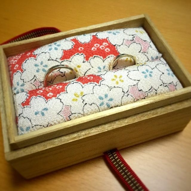 【杢目金屋(もくめがねや)の口コミ】 元々、ふたりとも金属加工に興味があり、木目金という加工方法について知…