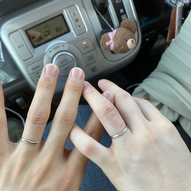 【サマンサティアラブライダル(Samantha Tiara Bridal)の口コミ】 試着のため指にはめた際に、指が短く見えないかを特に重視して選んでいま…