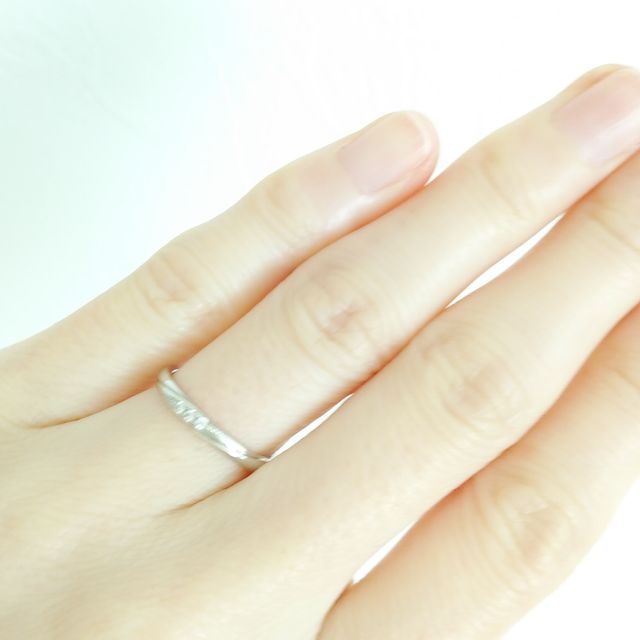 【アイプリモ(I-PRIMO)の口コミ】 細身で指へのあたりが柔らかいリングのものを探していました。
他のお店で…