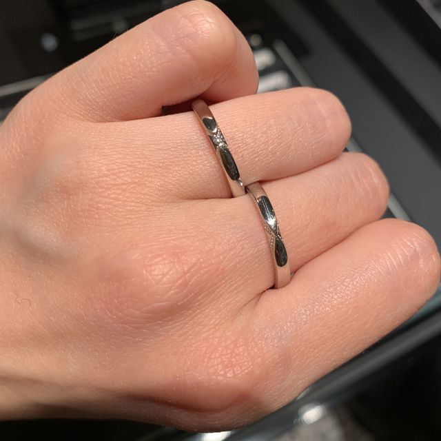 【エクセルコダイヤモンド(EXELCO DIAMOND)の口コミ】 婚約指輪は、ダイヤモンドが引き立つ素敵なデザインで一目惚れしました！…