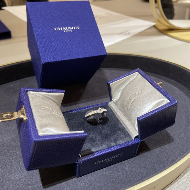【ショーメ(CHAUMET)の口コミ】 母が一粒タイプの婚約指輪は日常使いできないとリメイクしていたのを見て…