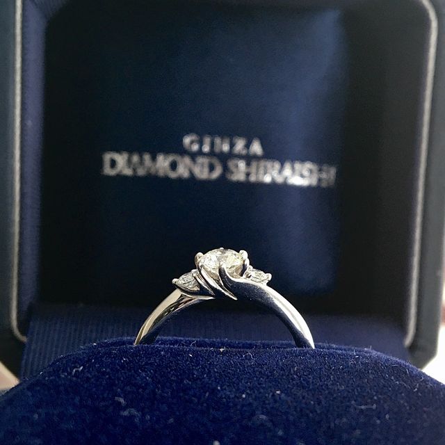 【銀座ダイヤモンドシライシの口コミ】 婚約指輪を「仕舞い込んでお終い」にはしたくなかったので、日常でどんな…