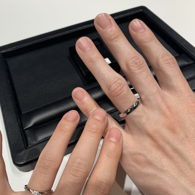 【ラザール ダイヤモンド(LAZARE DIAMOND)の口コミ】 デザインが豊富で指輪選びに非常に悩みましたが、スタッフの方のアドバイ…