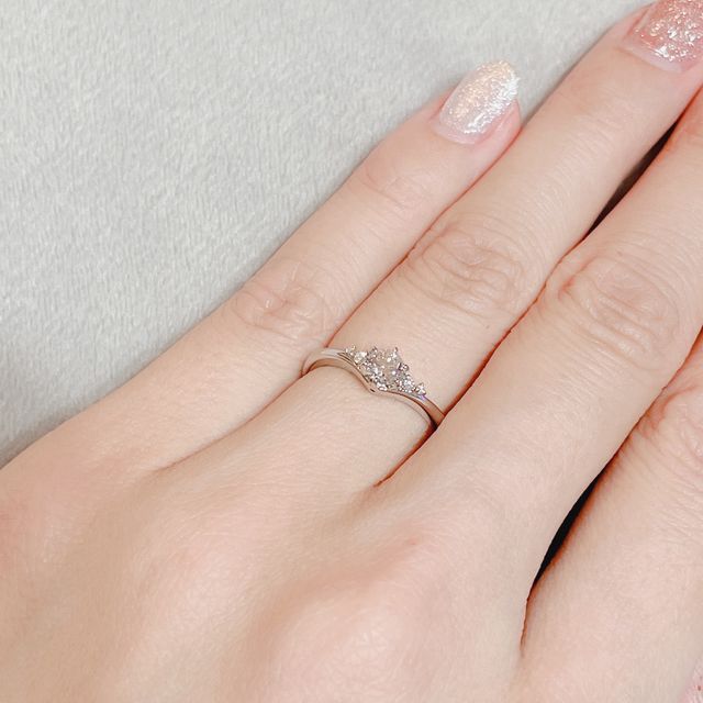 【Flowaves(フロウェーブス)の口コミ】 一目惚れしたデザインでした。せっかくだからと他の指輪も見せてもらいま…