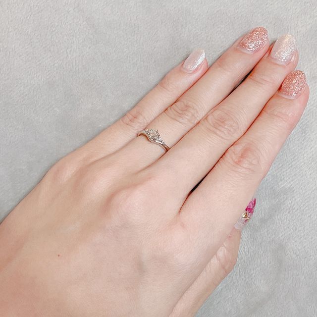 【Flowaves(フロウェーブス)の口コミ】 一目惚れしたデザインでした。せっかくだからと他の指輪も見せてもらいま…