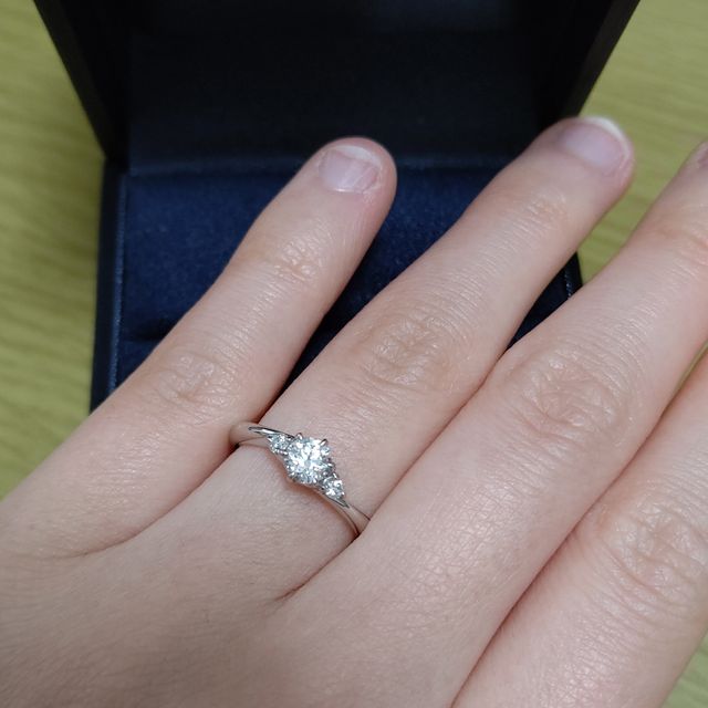 【ラザール ダイヤモンド(LAZARE DIAMOND)の口コミ】 頂いた物なので、決めたのは自身ではありませんが、とにかくダイヤモンド…