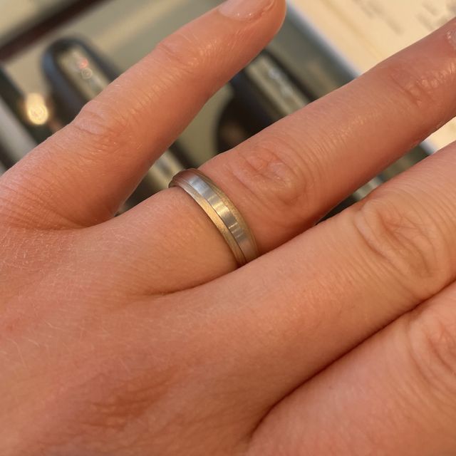 【俄(にわか)の口コミ】 京木目というデザインで、よくみると木目模様があります。あまりみないデ…