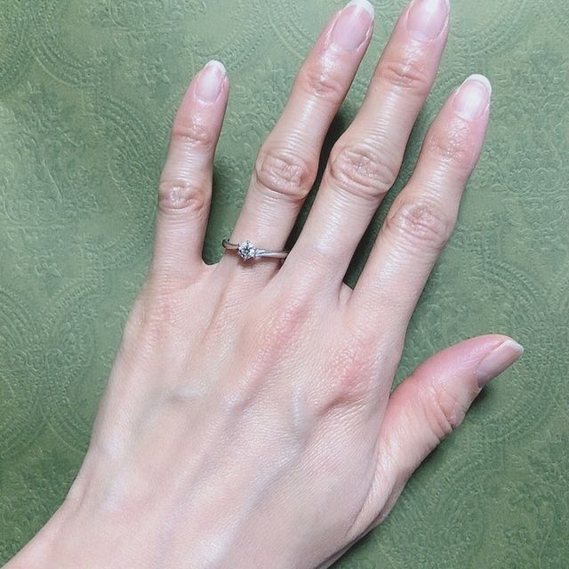 【銀座ダイヤモンドシライシの口コミ】 とにかくダイヤモンドが光るデザインが良かったので、光を最大限に取り込…