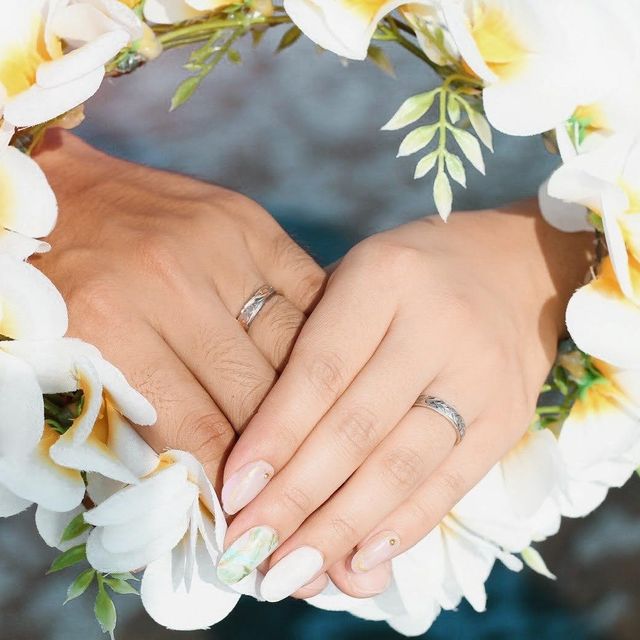 【Makana(マカナ)の口コミ】 私たちは海が大好きで
大好きな海にゆかりのある指輪にしたいと思い
ハワ…