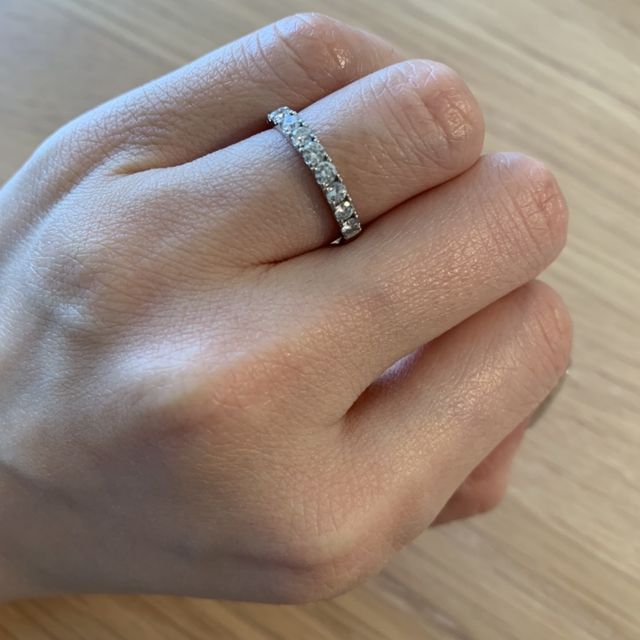 【MAGNOLIA WHITE JEWELRY(マグノリアホワイトジュエリー)の口コミ】 ダイヤのクオリティやサイズを考えた際に他ブランドに比べ、とても良心的…