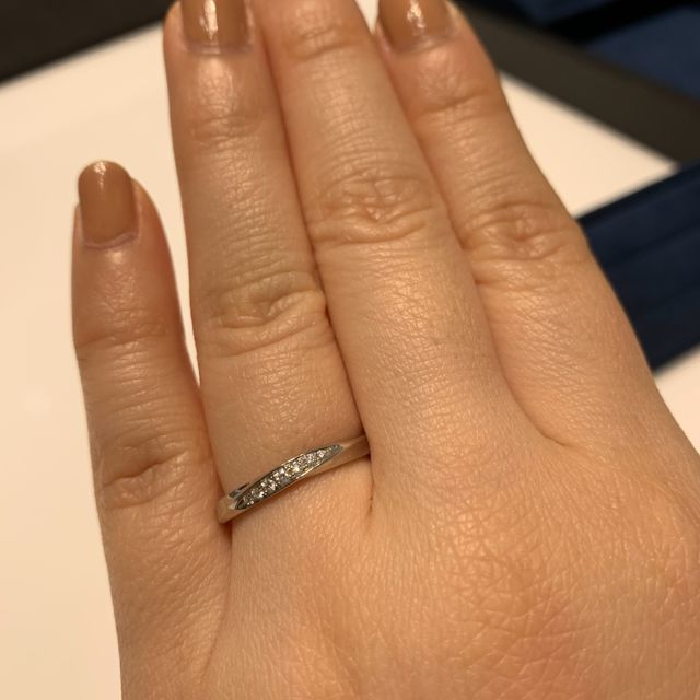 【銀座ダイヤモンドシライシの口コミ】 色々試着させて貰って、ゴールドとプラチナのコンビネーションの指輪が可…
