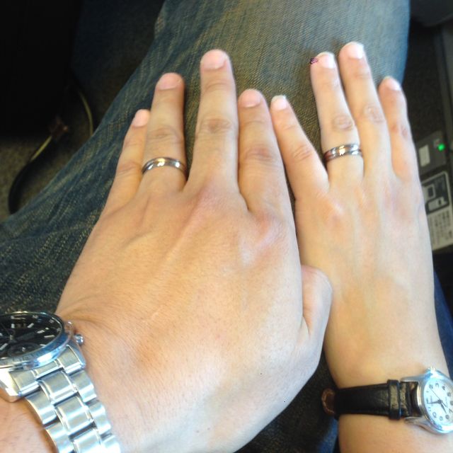 【EURO WEDDING BANDの口コミ】 ただのシルバーのリングでは味気ないと思ったので、シルバー、ピンク、シ…