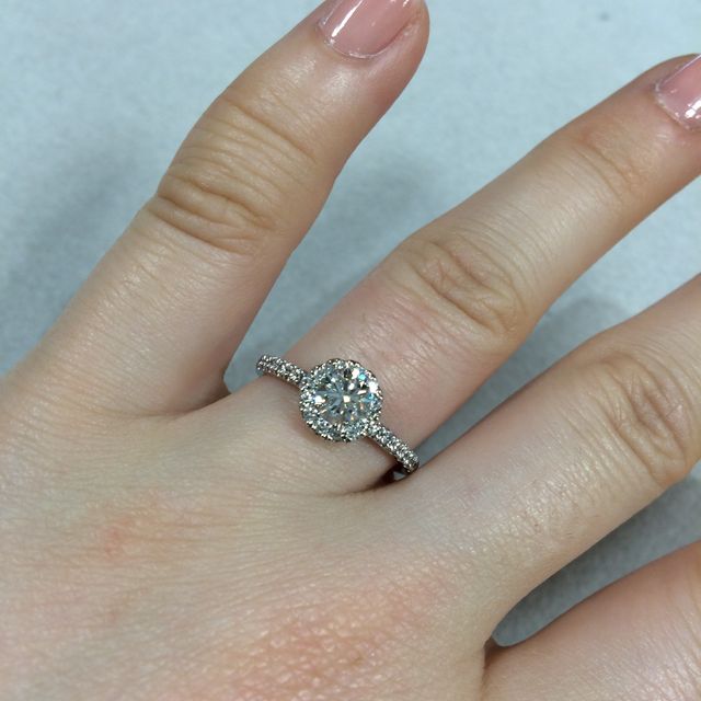 【LEHAIM(レハイム)の口コミ】 華やかなタイプとシンプルなタイプの指輪どちらにするか悩みましたが華や…