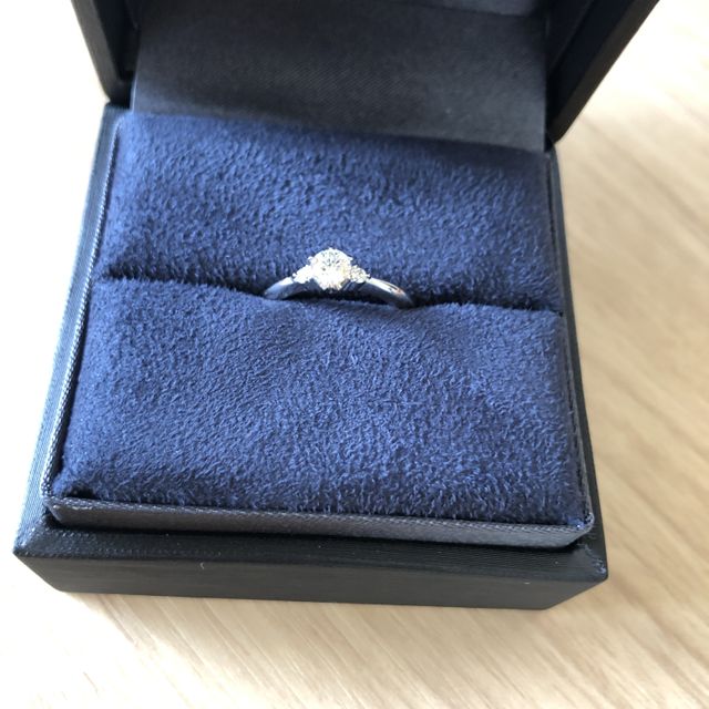 【ラザール ダイヤモンド(LAZARE DIAMOND)の口コミ】 輝きが見てきた中で1番だったから。カッティングブランドということで、ダ…