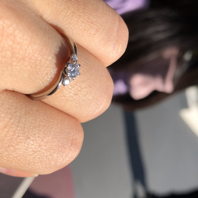 【GALA JEWELRY(ガラジュエリー)の口コミ】 指輪のデザインが気に入っています。
旦那がサプライズで選んで渡してくれ…