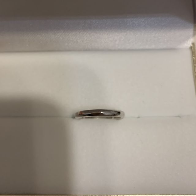 【宝寿堂(ほうじゅどう)の口コミ】 シンプルながらも、(まさに)ひねりのあるデザインで、かつ、宝石店ならで…