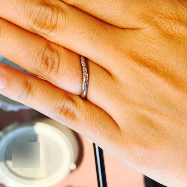 【I's stone(アイズストーン)の口コミ】 最初はシンプルなリングを探していましたが、様々なリングを試着する内に…