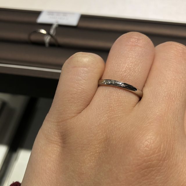 【アイプリモ(I-PRIMO)の口コミ】 斜めのラインが入っていて指が綺麗に見えました。ネットで見てお店に訪問…