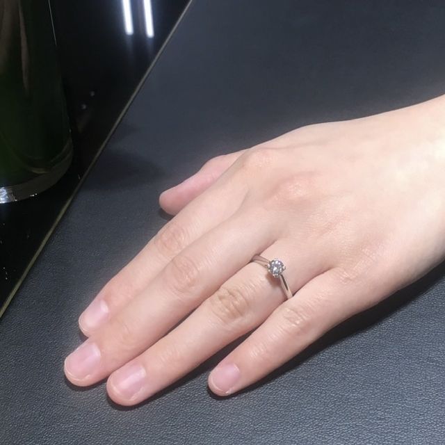 【ハリー・ウィンストン(Harry Winston)の口コミ】 昔からエンゲージリングは一粒ダイヤのハイブランドのものがいいなと考え…
