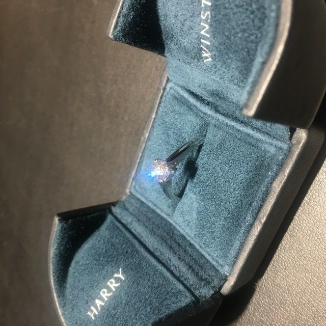 【ハリー・ウィンストン(Harry Winston)の口コミ】 昔からエンゲージリングは一粒ダイヤのハイブランドのものがいいなと考え…