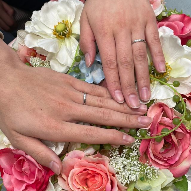 【アイプリモ(I-PRIMO)の口コミ】 私は、絶対シンプルな指輪がいいと思っていたので、色はプラチナで銀色、…