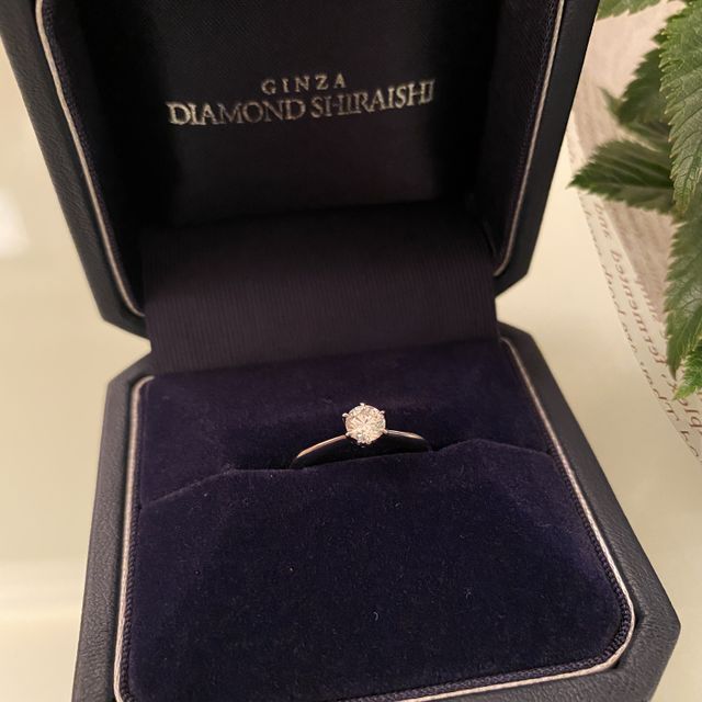 【銀座ダイヤモンドシライシの口コミ】 シンプルなデザインで、ダイヤモンドの美しさが際立つところがとても気に…