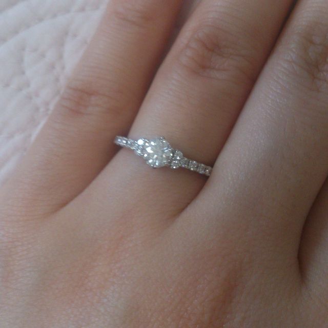 【アイプリモ(I-PRIMO)の口コミ】 丁度購入時期に発売されたモデルでした。
全体にダイヤがありますが、スト…