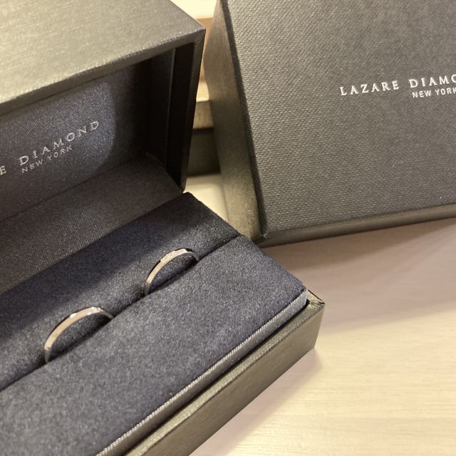 【ラザール ダイヤモンド(LAZARE DIAMOND)の口コミ】 ありきたりなデザインではなく、オリジナリティーのあるエッジの効いたデ…
