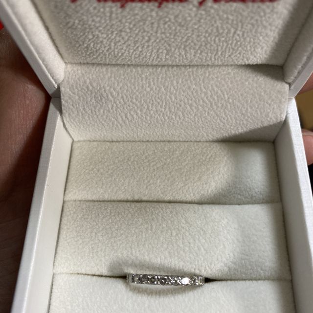 【アンジェリックフォセッテ(Angelique Fossette)の口コミ】 とにかくお値段が良心的だった！
シンプルなハーフエタニティを探していた…