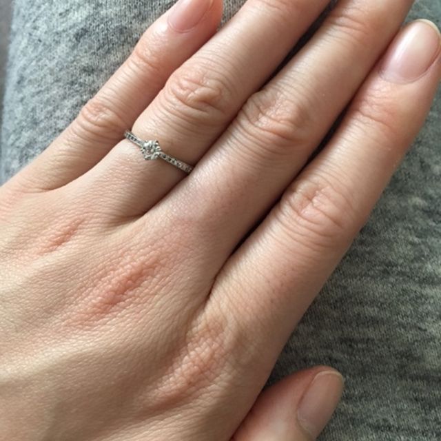 【俄(にわか)の口コミ】 特別な日だけでなく、普段オシャレして外出するときにも気兼ねなく身につ…