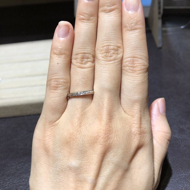 【TRECENTI(トレセンテ)の口コミ】 つけてみたときにキラキラとダイヤモンドがしっかり見えることと、指通り…