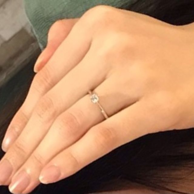 【銀座ダイヤモンドシライシの口コミ】 デザインを何個か検討したのですが、結局素材がプラチナかつシンプルなも…