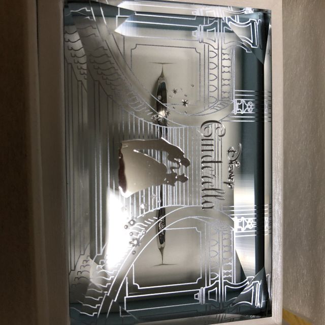 【Disney Cinderella(ディズニー シンデレラ)の口コミ】 シンプルだけれど2つ並べてペアと分かる結婚指輪を探しており、デザインが…