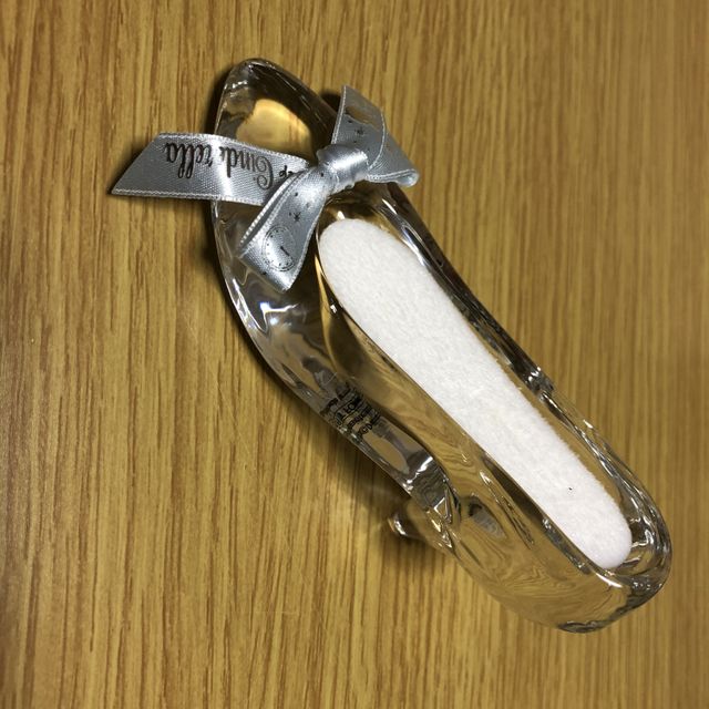 【Disney Cinderella(ディズニー シンデレラ)の口コミ】 シンプルだけれど2つ並べてペアと分かる結婚指輪を探しており、デザインが…