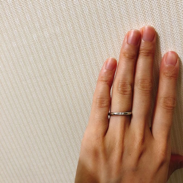 【銀座ダイヤモンドシライシの口コミ】 家事をする上で、引っ掛かりがないデザインをさがしていました。
また、指…