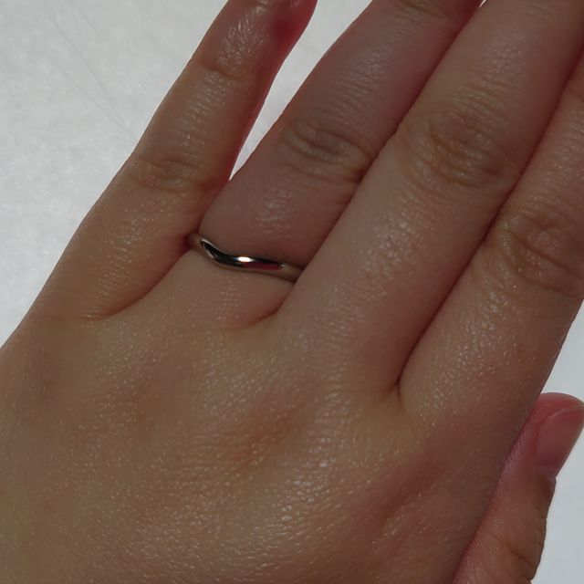 【ティファニー(Tiffany & Co.)の口コミ】 別のブランドで購入した指輪をつけて行き、それに重ね付けできるものを提…