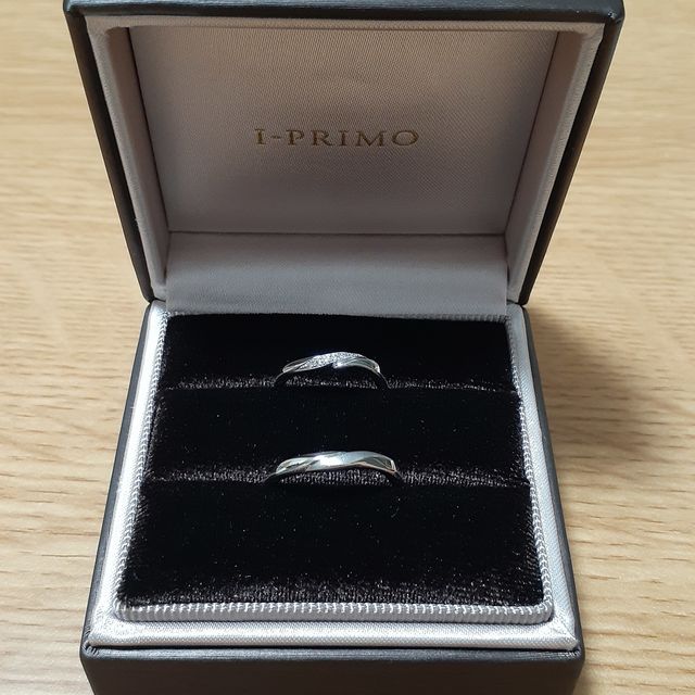 【アイプリモ(I-PRIMO)の口コミ】 ウェーブのあるデザイン、シンプルだけどシンプル過ぎずに普段使いできる…