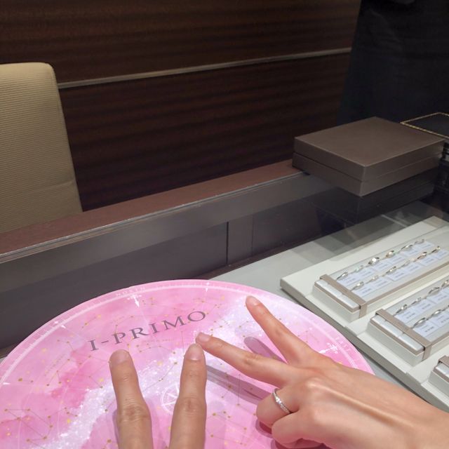 【アイプリモ(I-PRIMO)の口コミ】 デザインは落ち着きがあり、結婚指輪らしいものでした。試着時に指輪のつ…