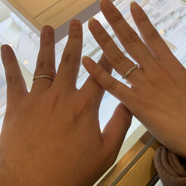 【Ponte Vecchio(ポンテヴェキオ)の口コミ】 男性はシンプルで女性はダイヤモンドのエタニティを試着させてもらいまし…