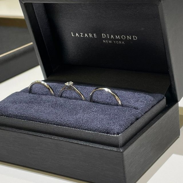 【ラザール ダイヤモンド(LAZARE DIAMOND)の口コミ】 何十時間もかけてたくさんの店舗を見に行った最後に婚約指輪と同じラザー…