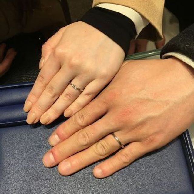 【銀座ダイヤモンドシライシの口コミ】 最初はウェーブラインの指輪を考えていましたが、つけてみるとどうしても…