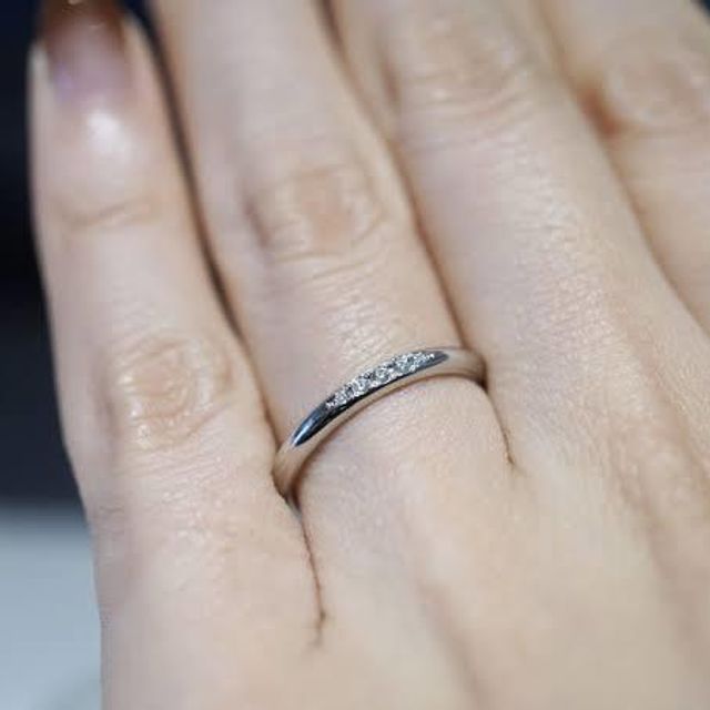 【銀座ダイヤモンドシライシの口コミ】 デザインは可愛くて気に入りました、もっもじっくり決めてから購入すれば…